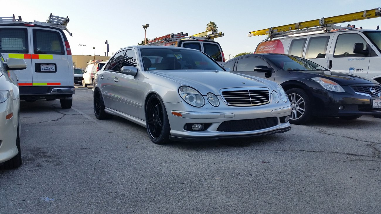 AI-generated view of a 2004 Mercedes-Benz E55 AMG Sedan with Vertini Monaco wheels