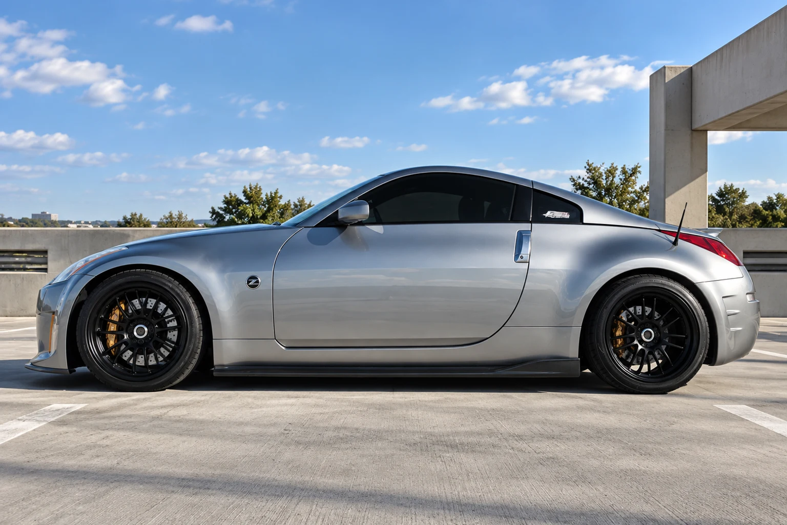 AI-generated view of a 2004 Nissan 350Z Track with Volk Racing RE30 wheels