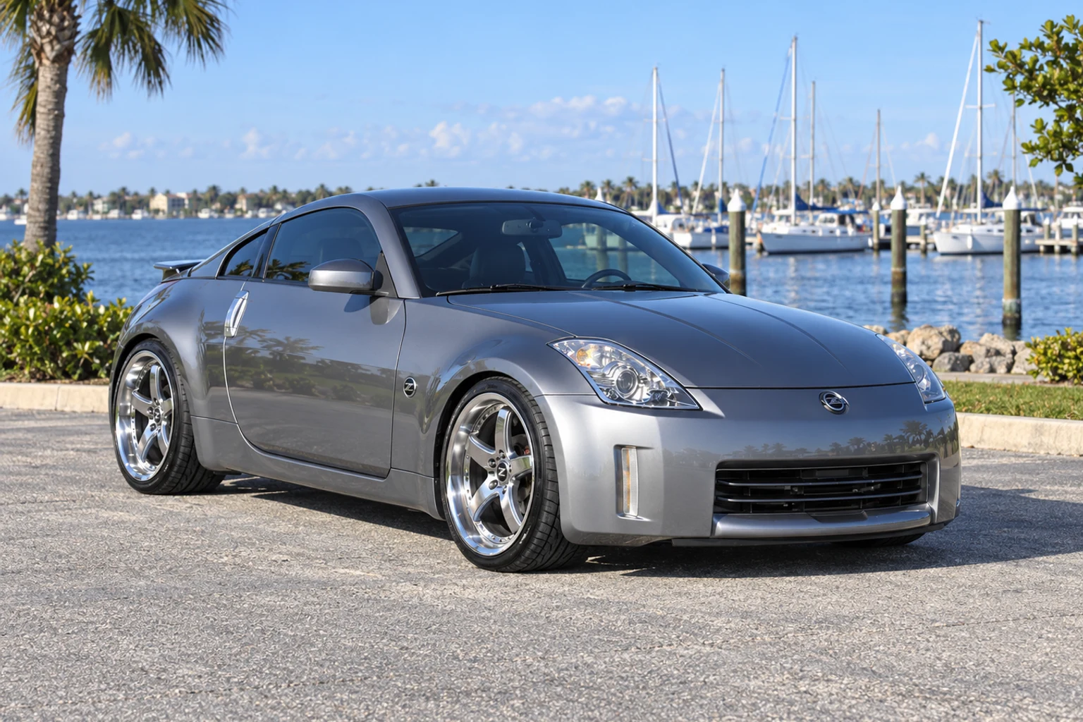AI-generated view of a 2006 Nissan 350Z Enthusiast with Axis Shine wheels