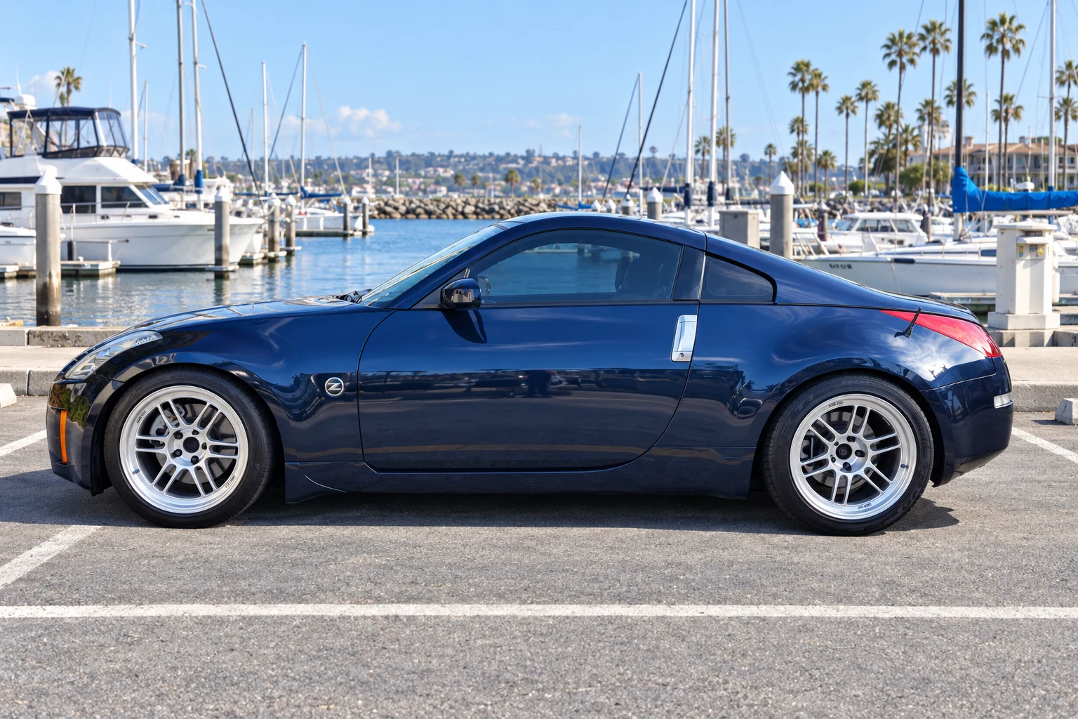 AI-generated view of a 2007 Nissan 350Z Grand Touring with Enkei RPF1 wheels